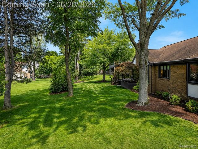 4413 Pinehurst Drive, West Bloomfield Charter Township, MI 48322