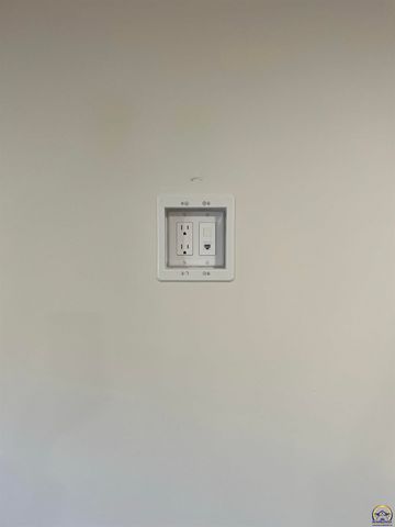 805 Peyton St, Emporia, KS 66801