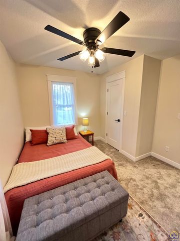 805 Peyton St, Emporia, KS 66801