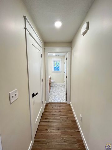 805 Peyton St, Emporia, KS 66801