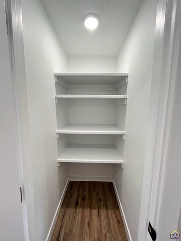 805 Peyton St, Emporia, KS 66801