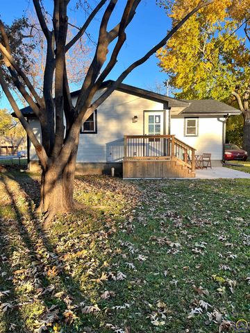 805 Peyton St, Emporia, KS 66801