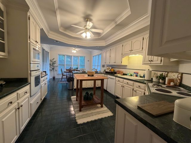 1829 Bay Pointe Drive, Hixson, TN 37343