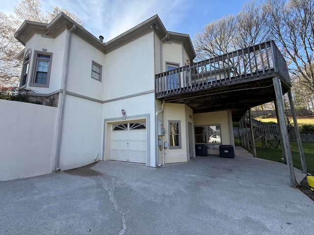 1829 Bay Pointe Drive, Hixson, TN 37343