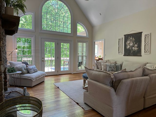 1829 Bay Pointe Drive, Hixson, TN 37343