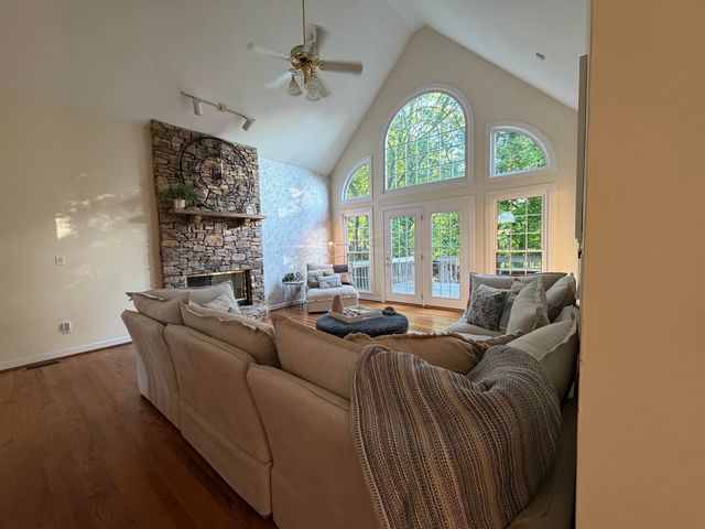 1829 Bay Pointe Drive, Hixson, TN 37343