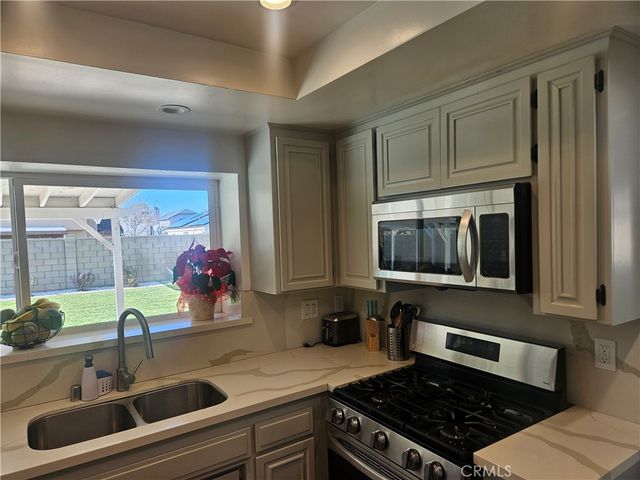 37323 Daybreak Street, Palmdale, CA 93550