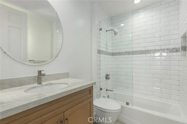 11805 Henley Lane, Los Angeles, CA 90077