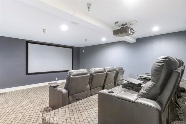 11805 Henley Lane, Los Angeles, CA 90077