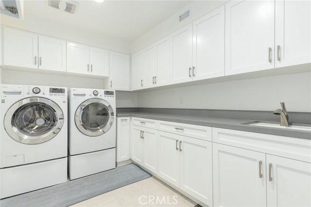 11805 Henley Lane, Los Angeles, CA 90077