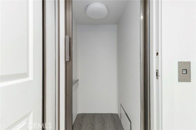 11805 Henley Lane, Los Angeles, CA 90077