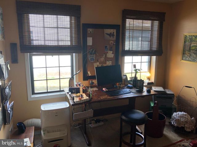 6 LAKE VIEW TER, Columbus, NJ 08022