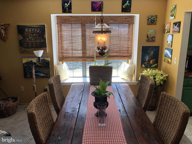 6 LAKE VIEW TER, Columbus, NJ 08022