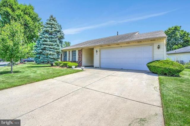 6 LAKE VIEW TER, Columbus, NJ 08022