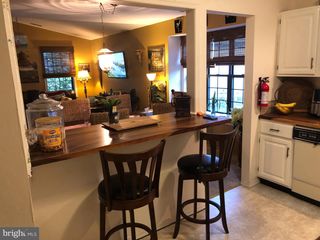 6 LAKE VIEW TER, Columbus, NJ 08022