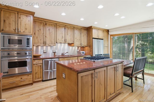 28143 W 12 Mile Road, Farmington Hills, MI 48334