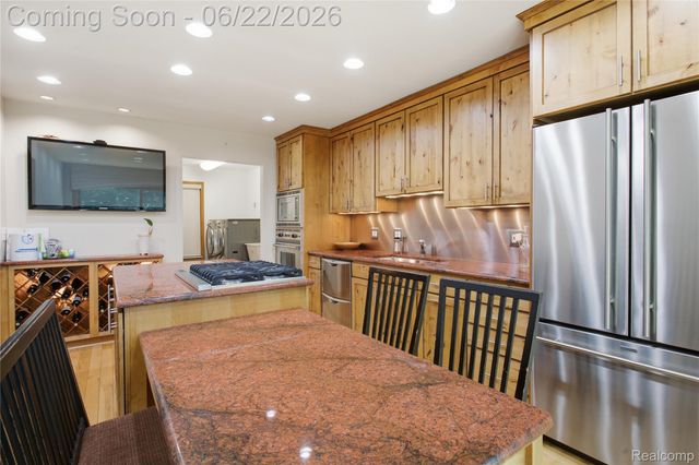 28143 W 12 Mile Road, Farmington Hills, MI 48334