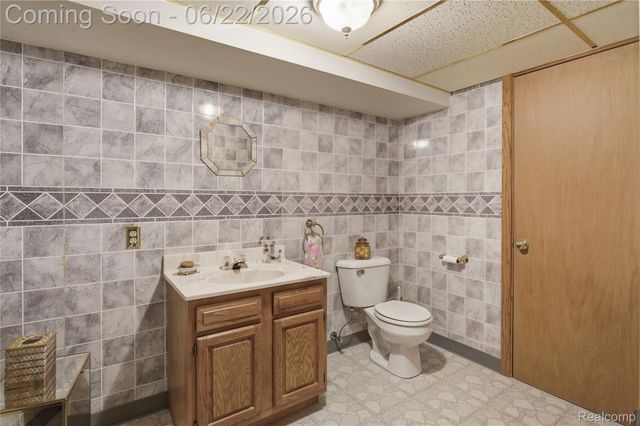 28143 W 12 Mile Road, Farmington Hills, MI 48334