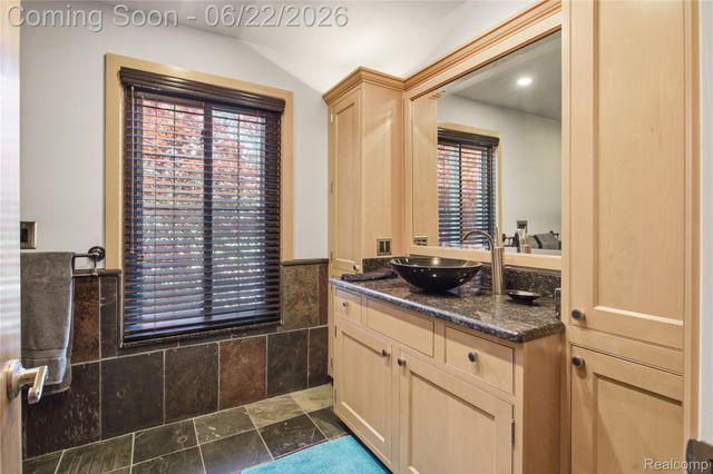 28143 W 12 Mile Road, Farmington Hills, MI 48334