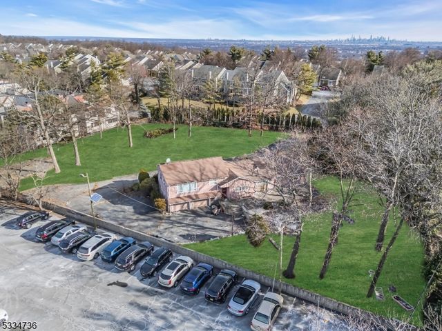 1 Blueberry Bend, West Orange Twp., NJ 07052