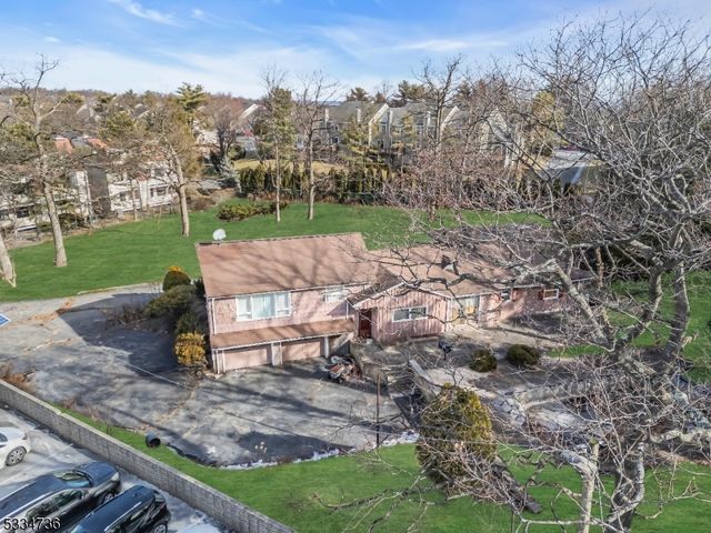 1 Blueberry Bend, West Orange Twp., NJ 07052