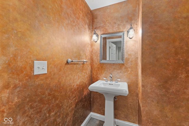 3801 S Station Drive, Columbus, IN 47203