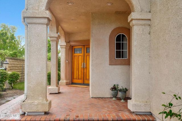 1022 Cactus Court, Newbury Park, CA 91320