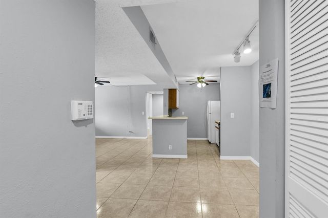 3995 W Mcnab Road B205, Pompano Beach, FL 33069