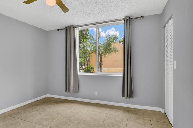 3995 W Mcnab Road B205, Pompano Beach, FL 33069