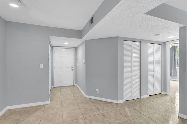 3995 W Mcnab Road B205, Pompano Beach, FL 33069