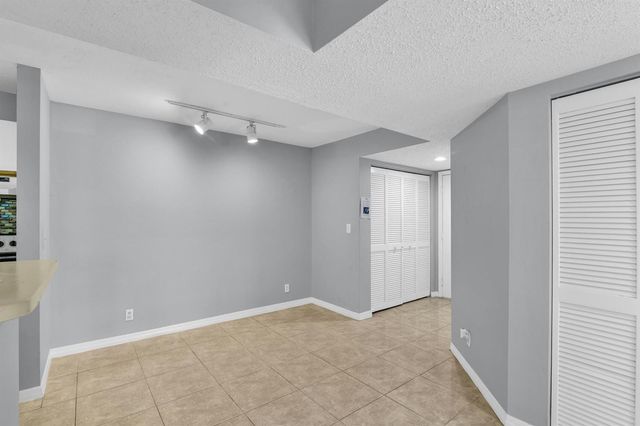 3995 W Mcnab Road B205, Pompano Beach, FL 33069