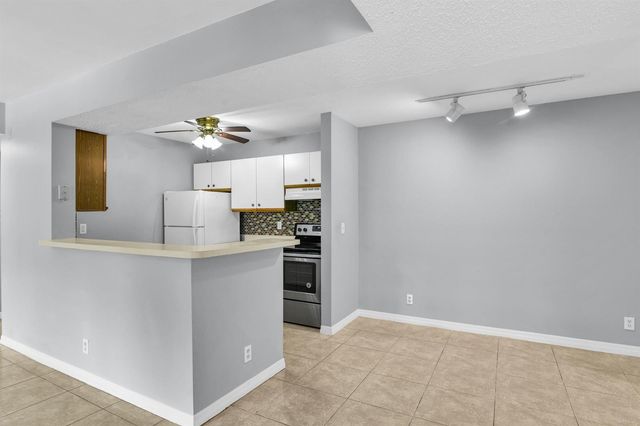 3995 W Mcnab Road B205, Pompano Beach, FL 33069