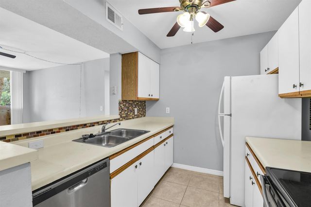 3995 W Mcnab Road B205, Pompano Beach, FL 33069
