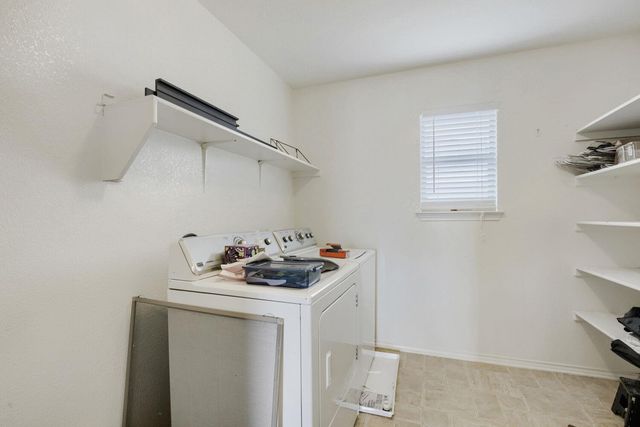 5809 Alomar CV, Del Valle, TX 78617