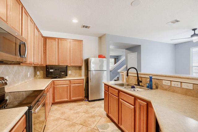 5809 Alomar CV, Del Valle, TX 78617