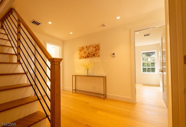 155 Waldo Pl, Englewood City, NJ 07631