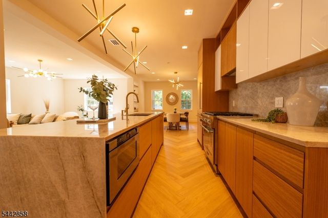 155 Waldo Pl, Englewood City, NJ 07631