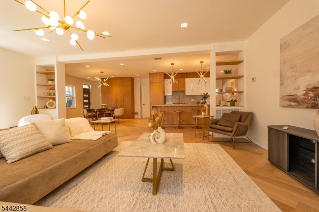 155 Waldo Pl, Englewood City, NJ 07631
