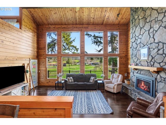 9915 MARQUAM Cir, Molalla, OR 97038