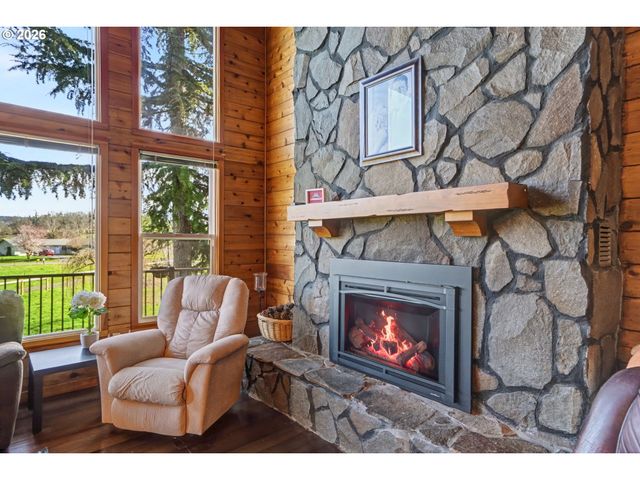 9915 MARQUAM Cir, Molalla, OR 97038