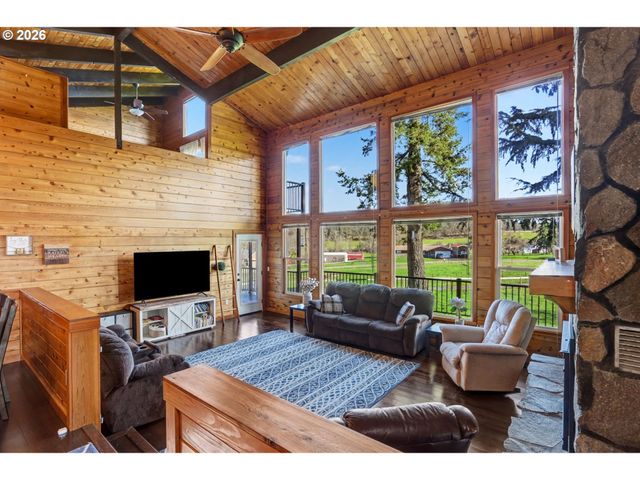 9915 MARQUAM Cir, Molalla, OR 97038