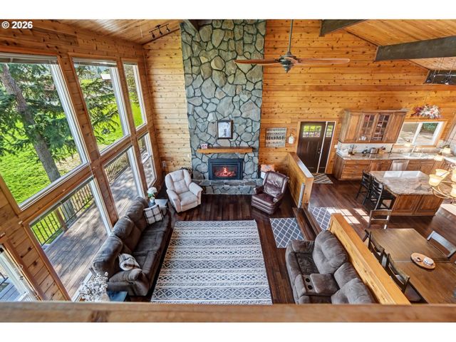 9915 MARQUAM Cir, Molalla, OR 97038