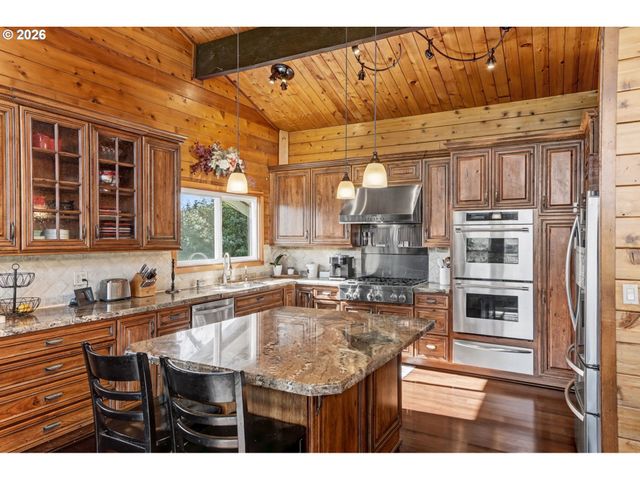 9915 MARQUAM Cir, Molalla, OR 97038