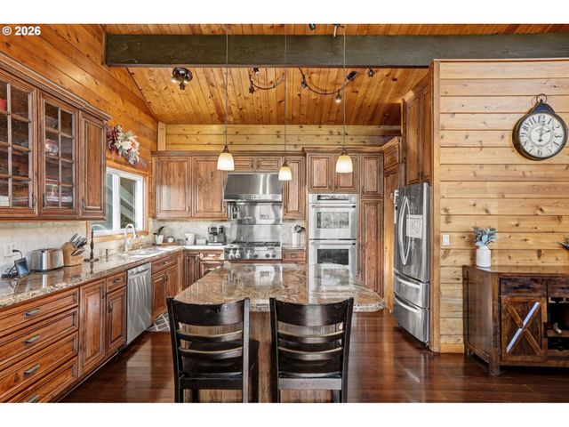 9915 MARQUAM Cir, Molalla, OR 97038