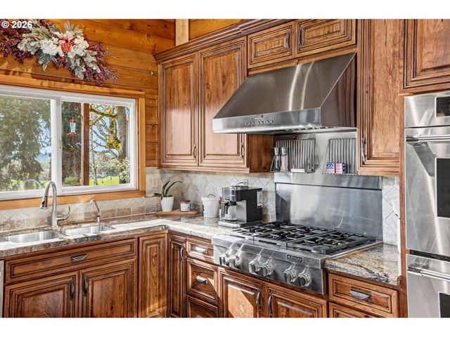 9915 MARQUAM Cir, Molalla, OR 97038