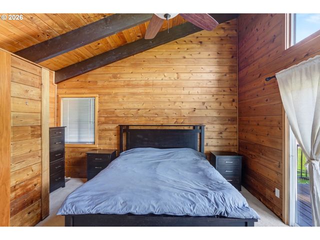 9915 MARQUAM Cir, Molalla, OR 97038