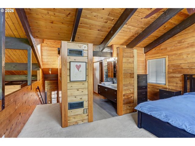 9915 MARQUAM Cir, Molalla, OR 97038