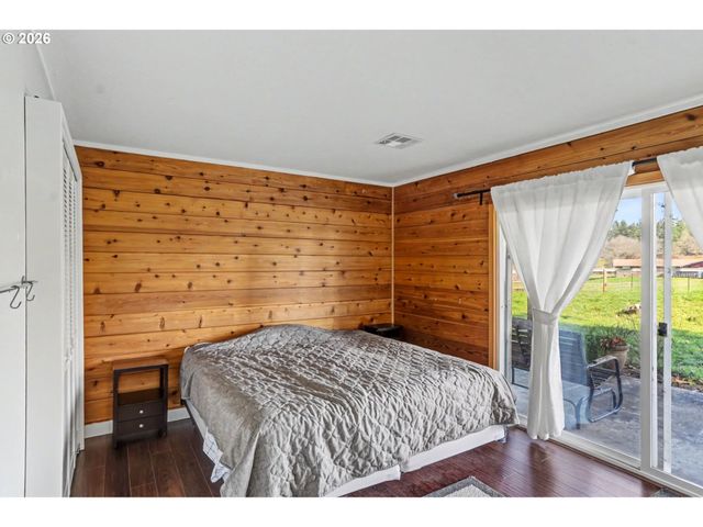 9915 MARQUAM Cir, Molalla, OR 97038