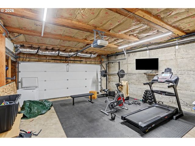 9915 MARQUAM Cir, Molalla, OR 97038