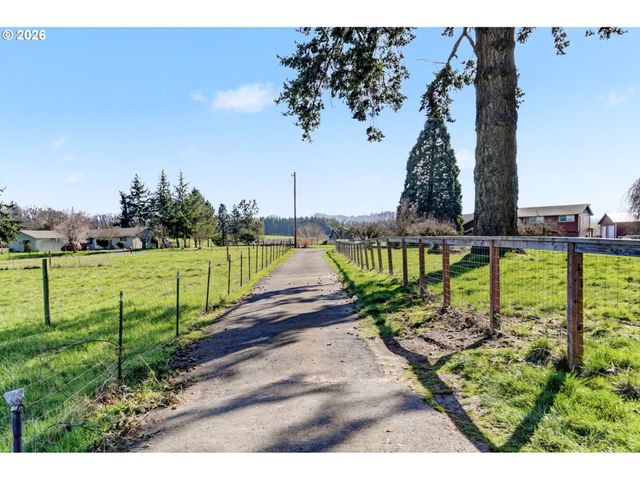 9915 MARQUAM Cir, Molalla, OR 97038